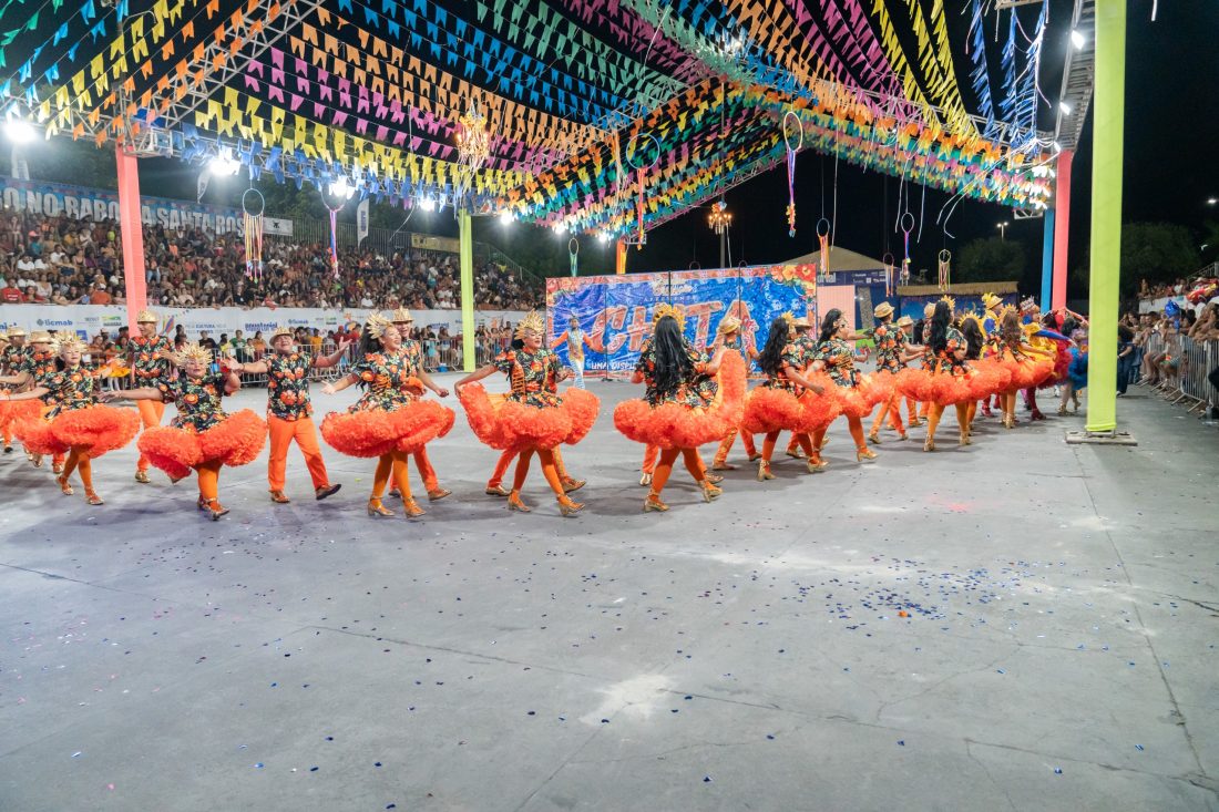 37º Festejo Junino: Na 4ª noite, público aprecia   Companhia de dança Yaguara e disputa das juninas e bois