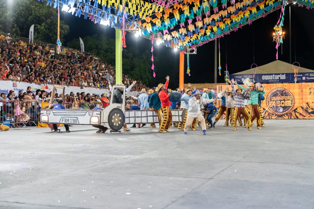 37º Festejo Junino: Público vibra na 5ª noite de apresentações com bois-bumbás e juninas