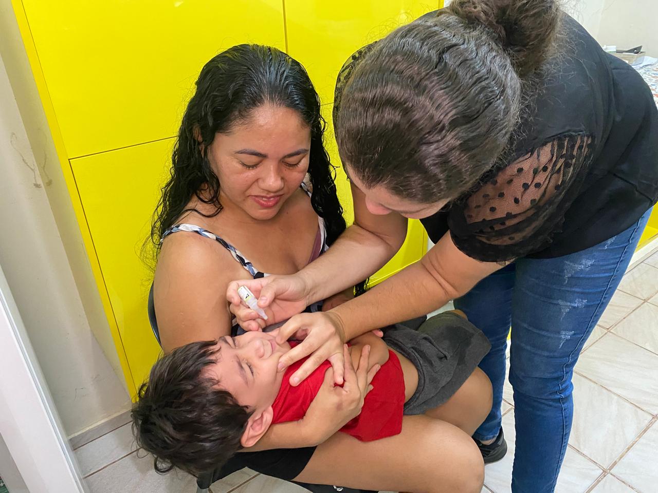 Saúde: Dia D da campanha de vacinação contra a Polio imuniza crianças menores de cinco anos