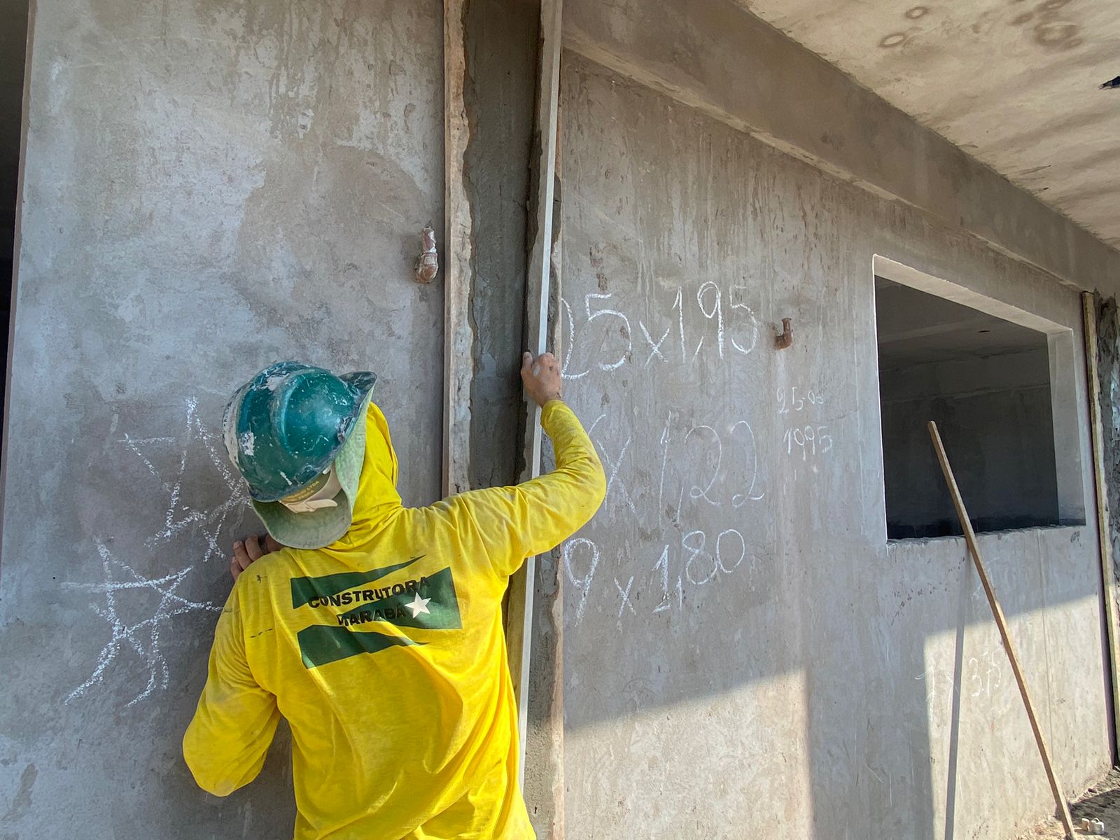 Obras: Novo prédio da Escola Rayara de Carvalho está 70% concluído