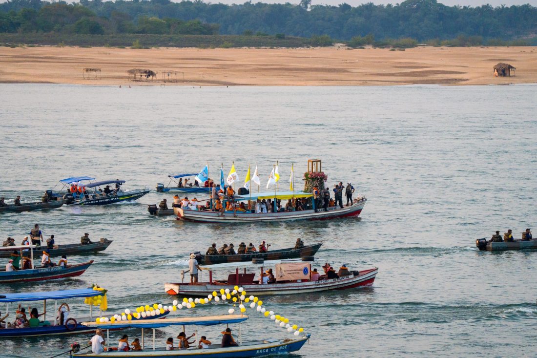 Festa da fé: Romaria Fluvial em homenagem à Nossa Senhora de Nazaré reúne mais de 200 embarcações