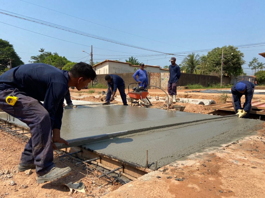 Obras: Grota do Aeroporto recebe pavimentação em concreto
