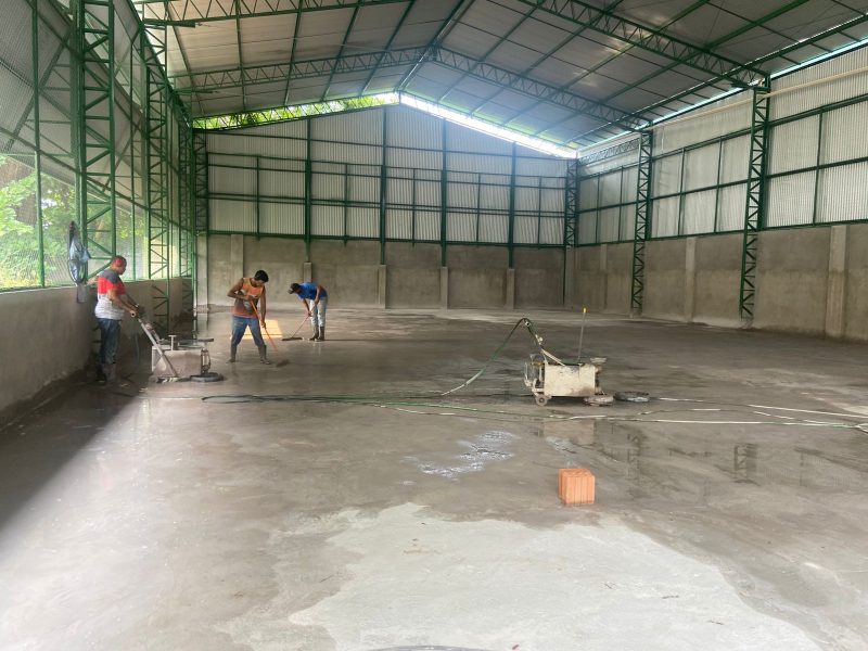 Obras: Nova quadra poliesportiva coberta da Escola Basílio Miguel alcança últimas etapas