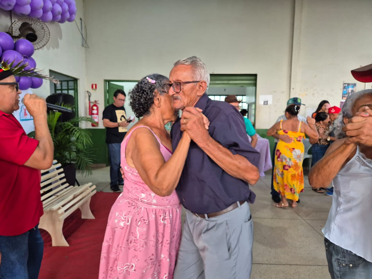 Seaspac: Atendidos do CRAS da Folha 13 participam do 2º Baile dos Idosos