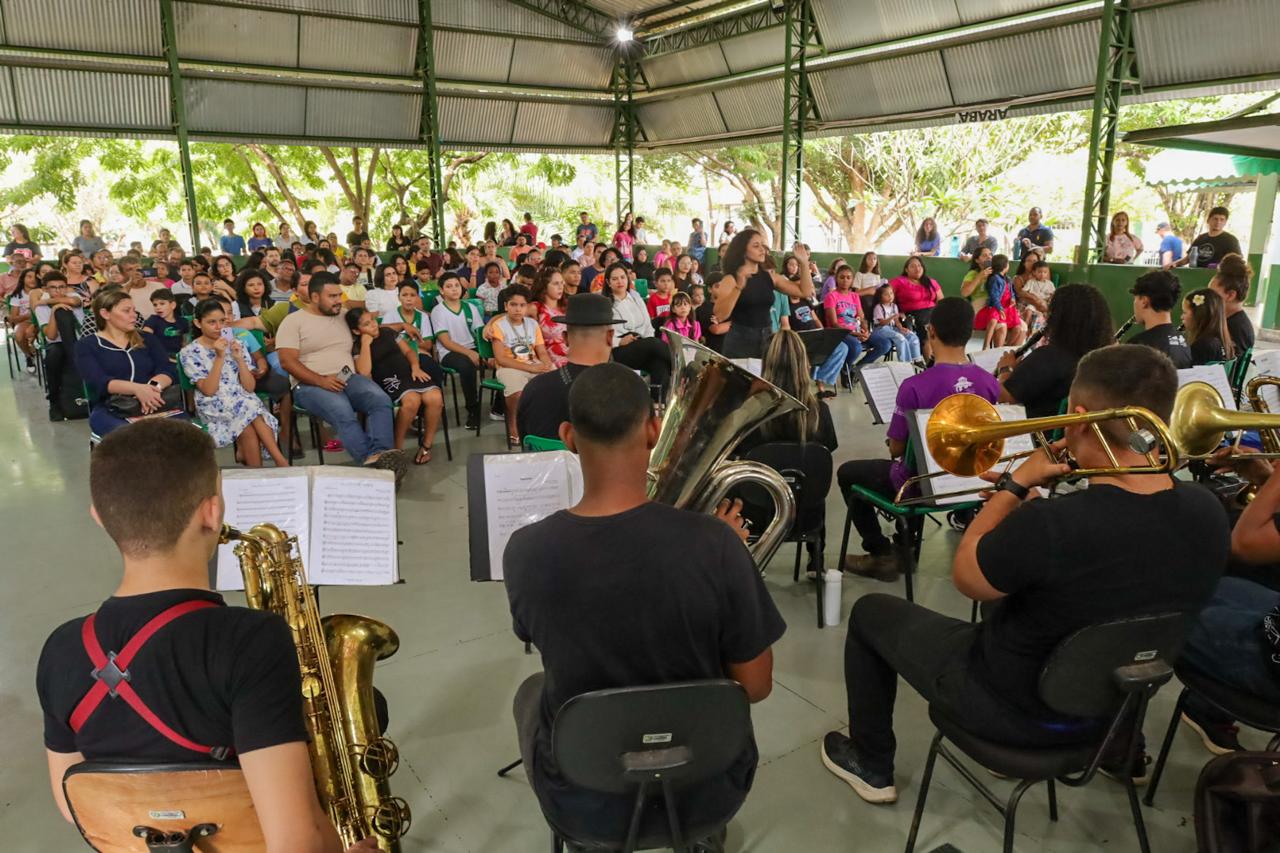 FCCM: Apresentações culturais marcam aula inaugural da Escola de Música Maestro Moisés Araújo