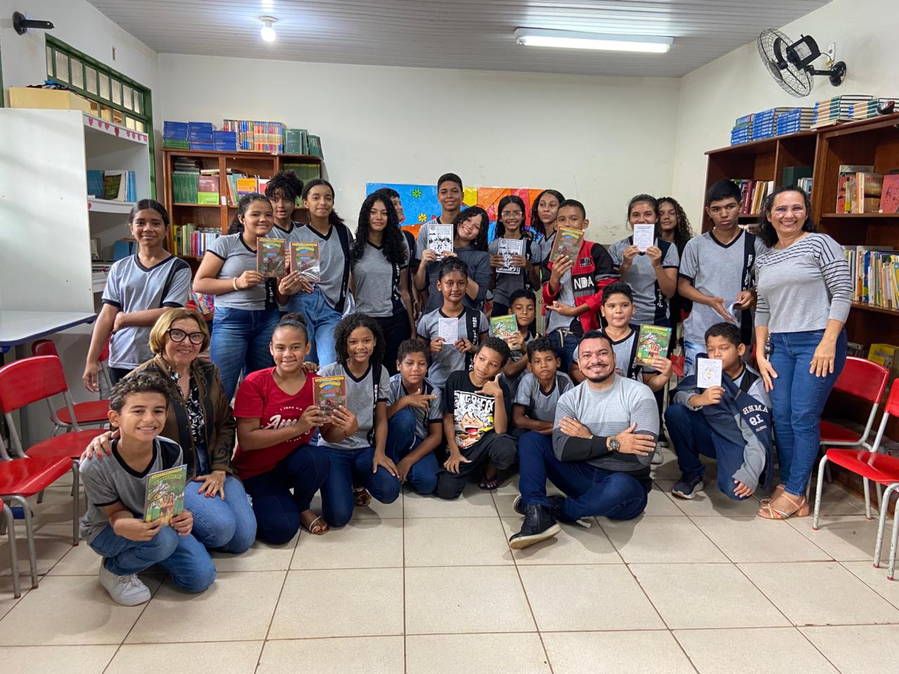 Secult: Projeto “Escritor na Escola” leva literatura de cordel  aos alunos da Escola Darcy Ribeiro