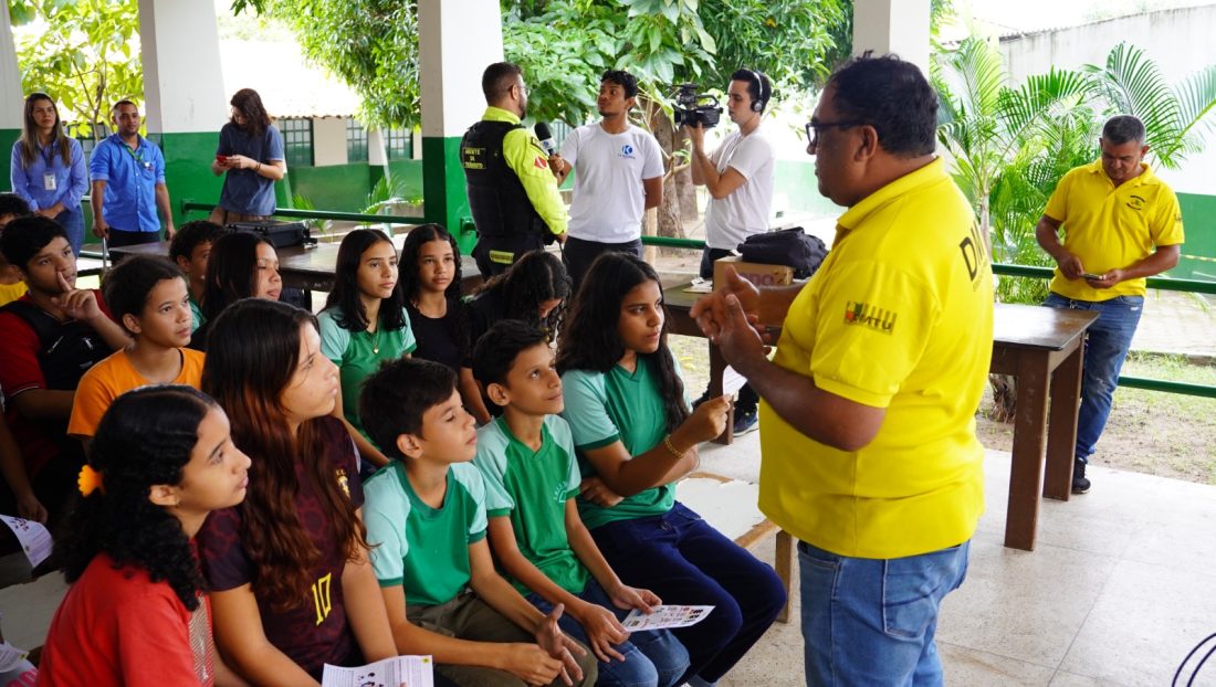 Trânsito: DMTU realiza palestra educativa para alunos da Escola José Cursino