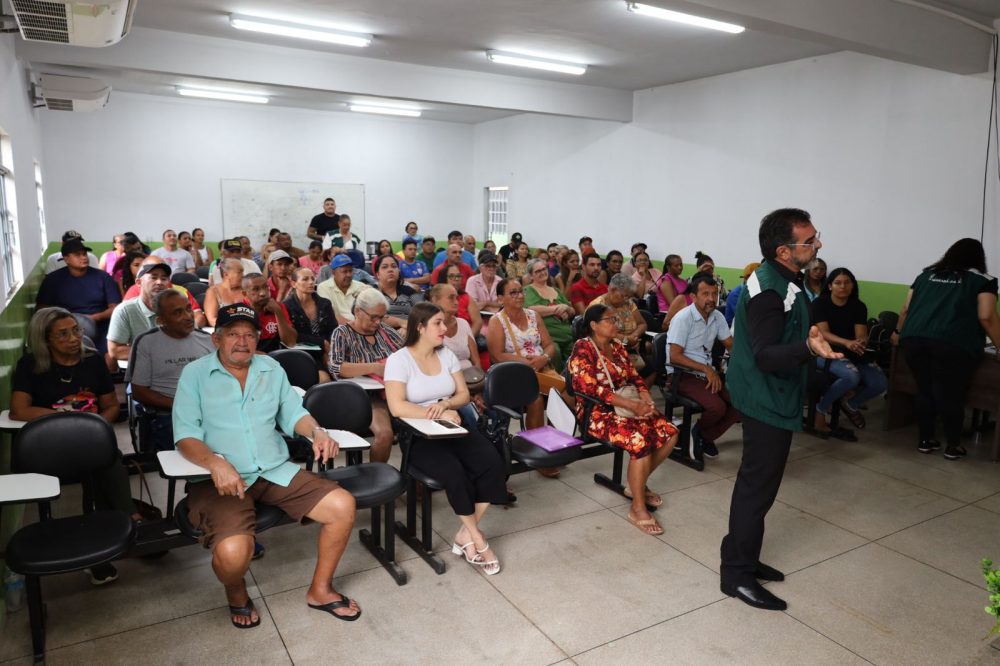 Divisa: Vendedores ambulantes participam de palestras sobre manipulação de alimentos