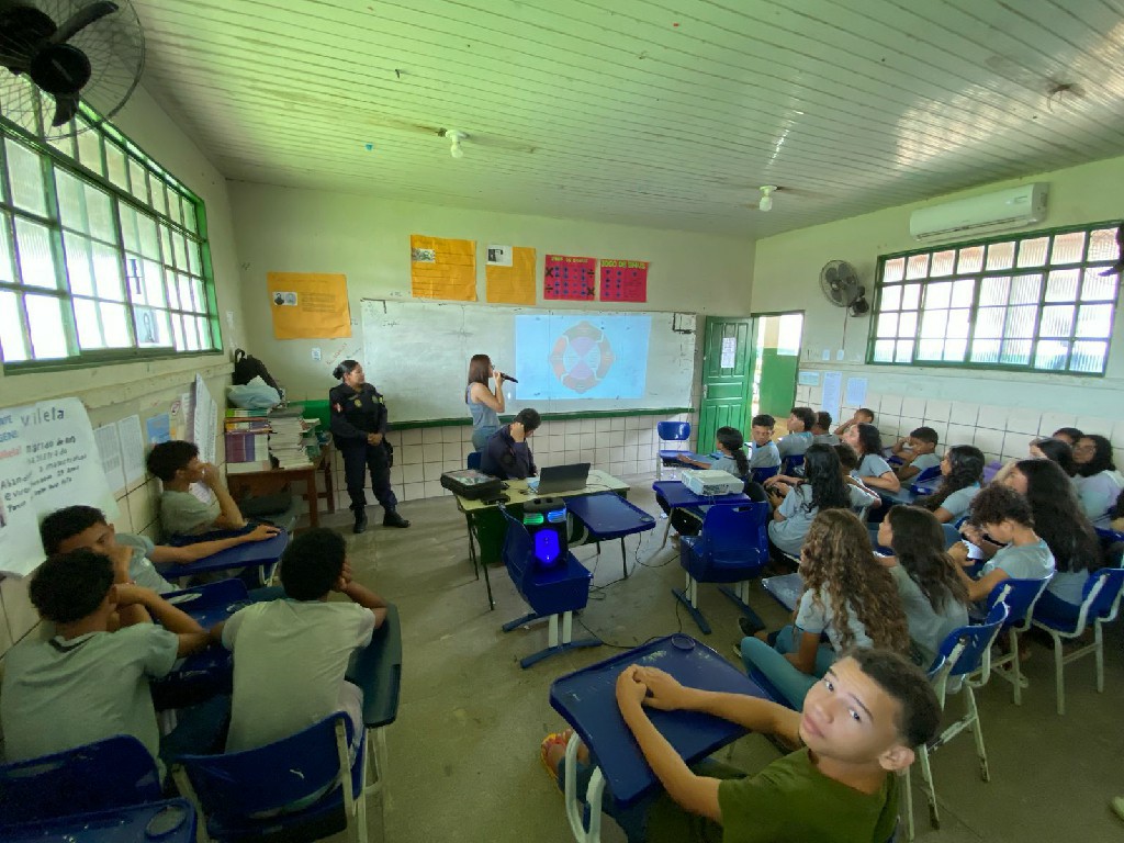 Patrulha Maria da Penha: Alunos participam de palestras de prevenção à violência contra as mulheres