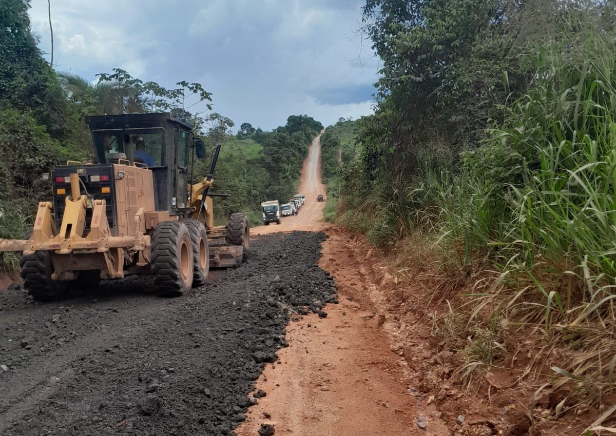 Obras: Mais de 200 km de estradas vicinais são recuperados na zona rural