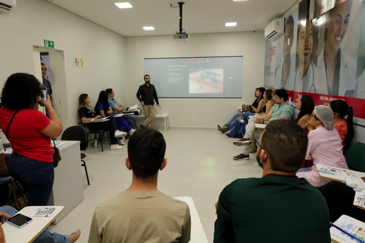 Saúde: Médicos do HMM recebem formação para diagnóstico de casos de  dengue