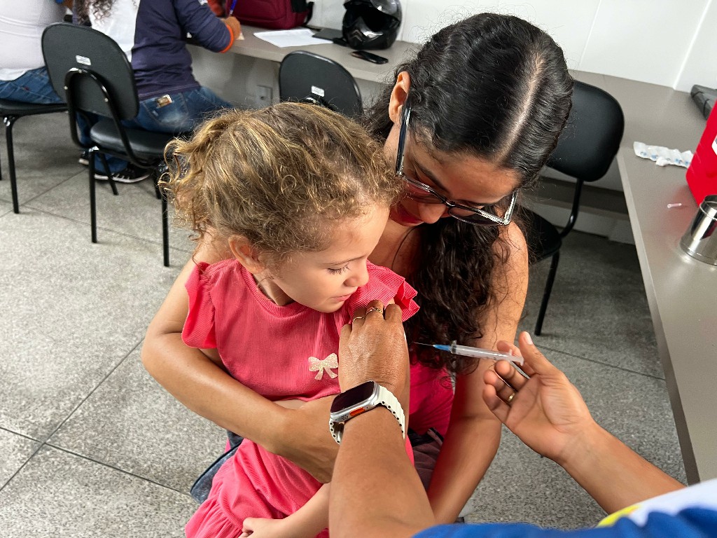 Saúde e Educação: PSE leva ações de imunização à Escola Municipal Izaura Nocetti em Morada Nova