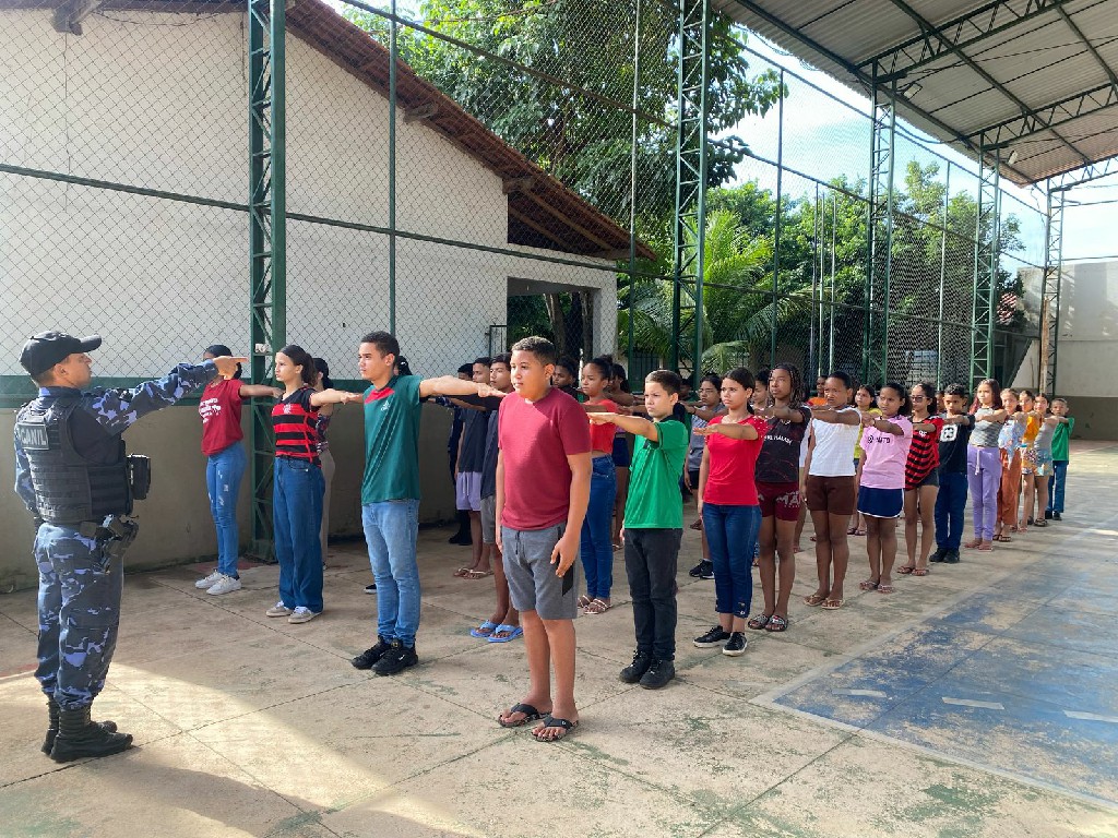 Educação: Projeto Ordem Unida promove disciplina e cidadania na Escola Josineide Tavares