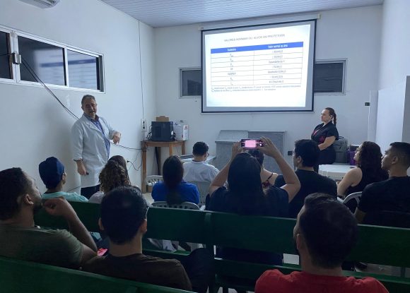 Saúde: No HMM, servidores e internos de Medicina recebem treinamento para atender pacientes com dificuldade respiratória