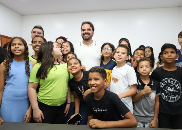 Gestão: Prefeito recebe 28 vereadores do Programa Câmara Mirim