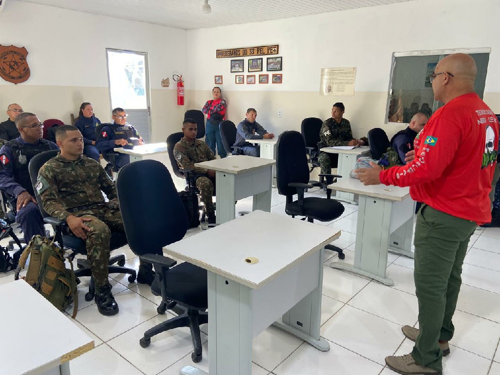 Segurança:  GMM inicia curso de adestramento de cães de guerra