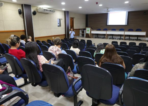 Saúde: Enfermeiros recebem capacitação para o programa anti-tabagismo
