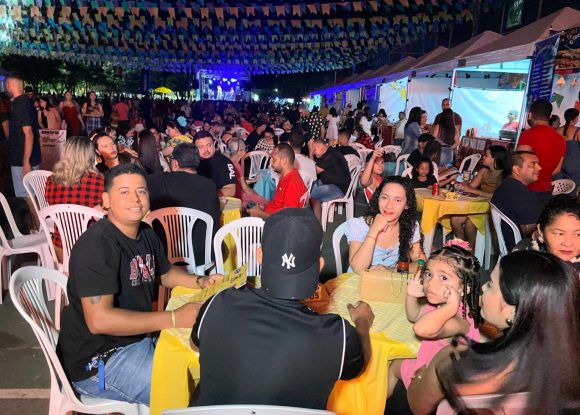 38º Festejo Junino: Praça de Alimentação reúne comidas típicas, guloseimas, artesanatos e muita diversão