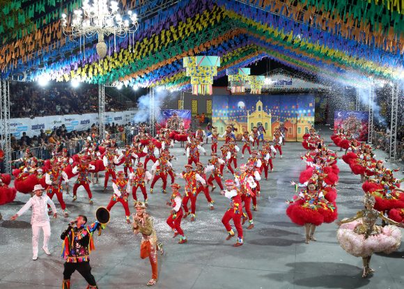38º Festejo Junino: Terceira noite conta com apresentações cheias de emoção e alegria na Arena Z-30