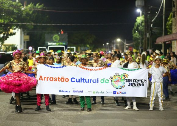 38º Festejo Junino: A abertura oficial contou com muita animação dos brincantes e do público no Arrastão Cultural