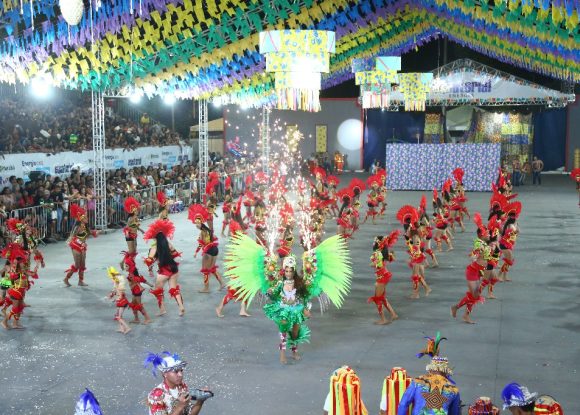 38º Festejo Junino: Viagens no tempo, homenagens e conscientização marcam sétima noite de apresentações