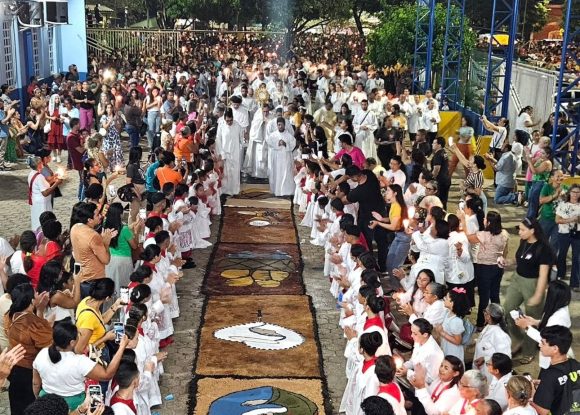 Corpus Christi: Missa, benção do Santíssimo e tradicionais tapetes fazem parte da programação