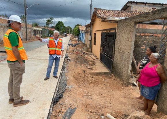Obras: Titular e Adjunto da Sevop visitam empreendimentos nos Núcleos São Félix e Morada Nova