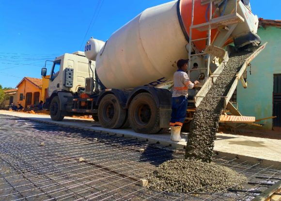 Sevop: Rua Nossa Senhora Aparecida no bairro Liberdade recebe pavimentação em concreto