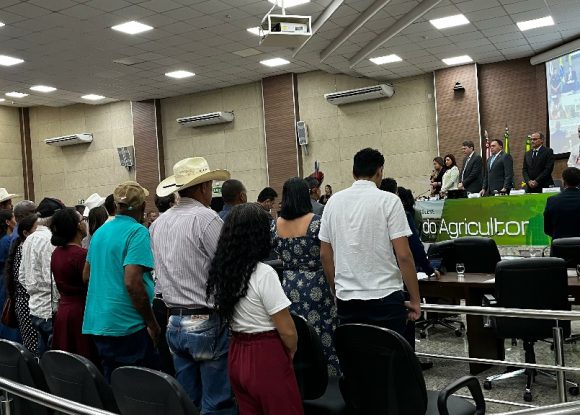 Homenagem: Câmara Municipal realiza sessão solene em comemoração ao Dia do Agricultor