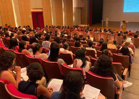 Educação: Semed promove formação para mais de 900 estagiários da rede municipal de ensino