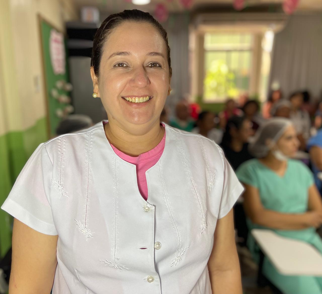 Kátia Queiroz, enfermeira da Educação Permanente do HMI
